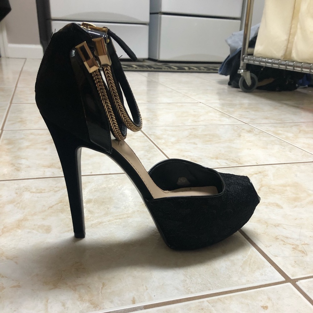 GUESS heels